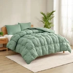 Casual Living Zuri Mega Puff 3-PIECE Queen Comforter Set Green. Fixed Price $69.95.