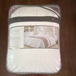 Threshold Studio Mcgee Lace Border Cotton Slub King Comforter Set White. Fixed Price $35.00.