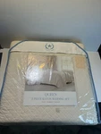 New The Prairie By Rachel Ashwell 3 Piece Comforter Set Cream Quilted. Fixed Price $69.00.