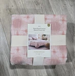 King Yarn Dye Ikat Duvet Cover And Sham Set Ivory/mauve Threshold New. Fixed Price $42.99.