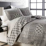 Southshore Fine Living, Inc. Global Patchwork Oversized Queen Quilt Bedding S.... Fixed Price $71.00.