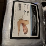 Cgk Linens King Size Down-alternative Luxury Comforter. Fixed Price $50.00.