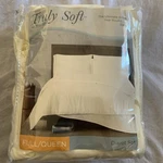 Truly Soft Everyday Full Queen 3-PIECE Duvet Set Ivory 2 Shams 1 Cover Bedding. Fixed Price $16.49.