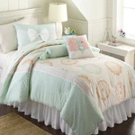 Frank Lulu Holland Park Full Size 4 Piece Comforter Set/ Pillow Mint Girls. Fixed Price $149.99.