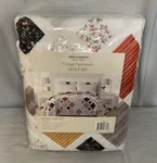 Grace Elizabeth Luxury Linens Vintage Patchwork Fabric Queen Quilt Set, 2 Shams. Fixed Price $17.99.