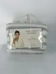 Nip Kathy Ireland Queen Down Alternative Microfiber Reversible Comforter. Fixed Price $30.00.