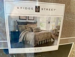 New Gorgeous Bridge Street Finestra Queen Size 4 Piece Quilt Set. Fixed Price $249.00.