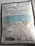 Tommy Bahama Home Coastal Lighweight Comforter White Queen. Fixed Price $70.00.
