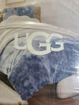 Ugg Kelly Tie-dye Sherpa 2-PIECE Reversible Twin Comforter Set Denim. Fixed Price $150.05.