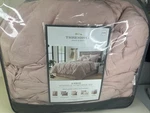 Threshold Montvale Pinch Pleat Comforter Size Queen Pink Please Read Description. Fixed Price $30.00.