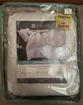 The Seasons Collection Cotton Extra Warmth White Goose Down Twin Comforter (new). Fixed Price $180.00.